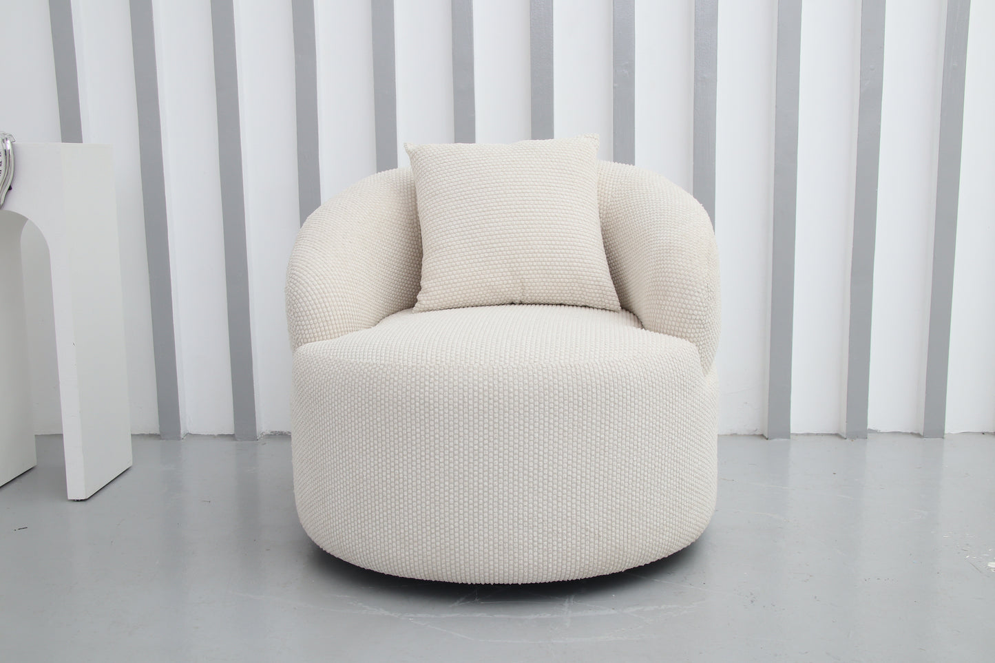 Luna Chair ( 360° swivel base )