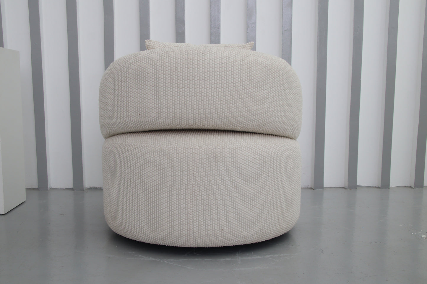 Luna Chair ( 360° swivel base )