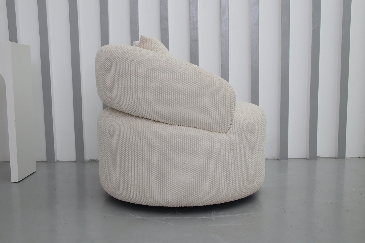 Luna Chair ( 360° swivel base )